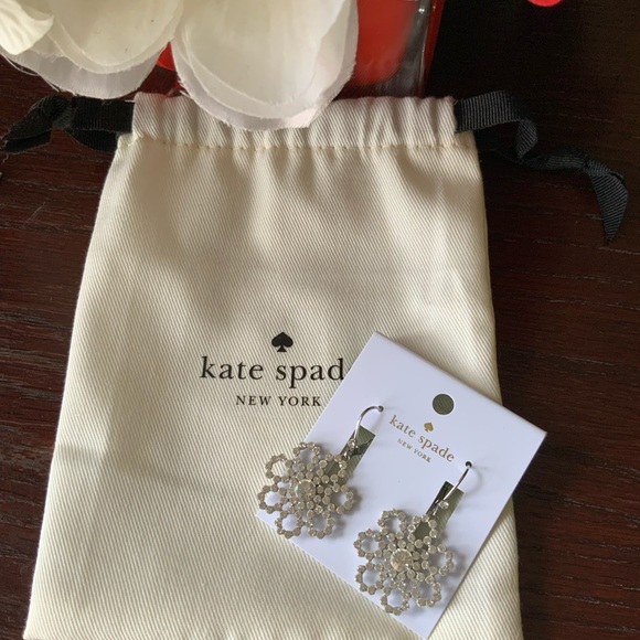 NWT kate spade snowflake ❄️ earrings - Picture 2 of 3